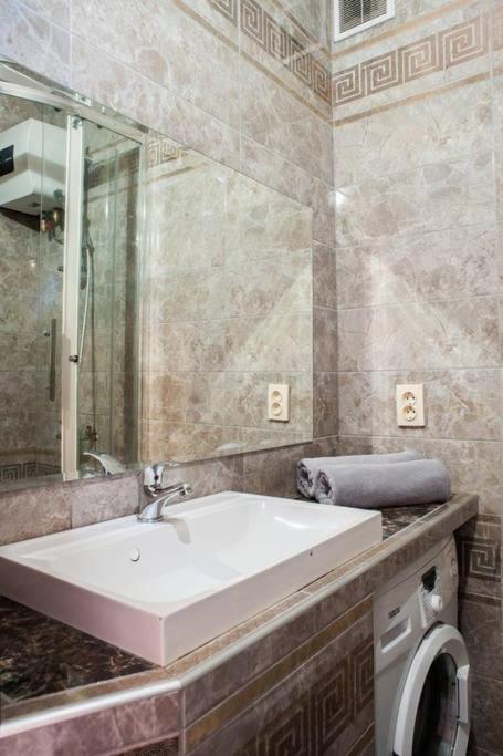 Apartment On Lenina 9 Minsk Bagian luar foto
